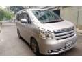 toyota-noah-push-2009-small-1