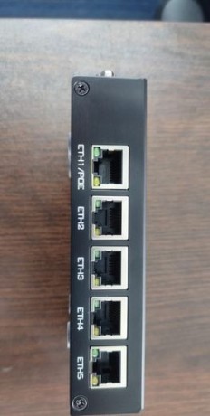 mikrotik-rb450gx4-gigabit-ethernet-router-with-case-big-0