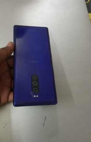 sony-xperia-1-used-big-2