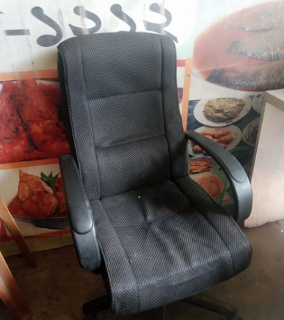 office-chairs-sell-big-0